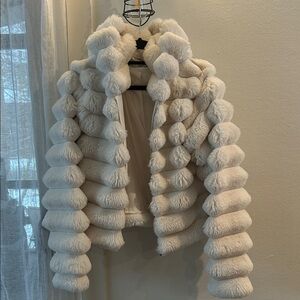 Baciano Elegant White Faux Fur Jacket